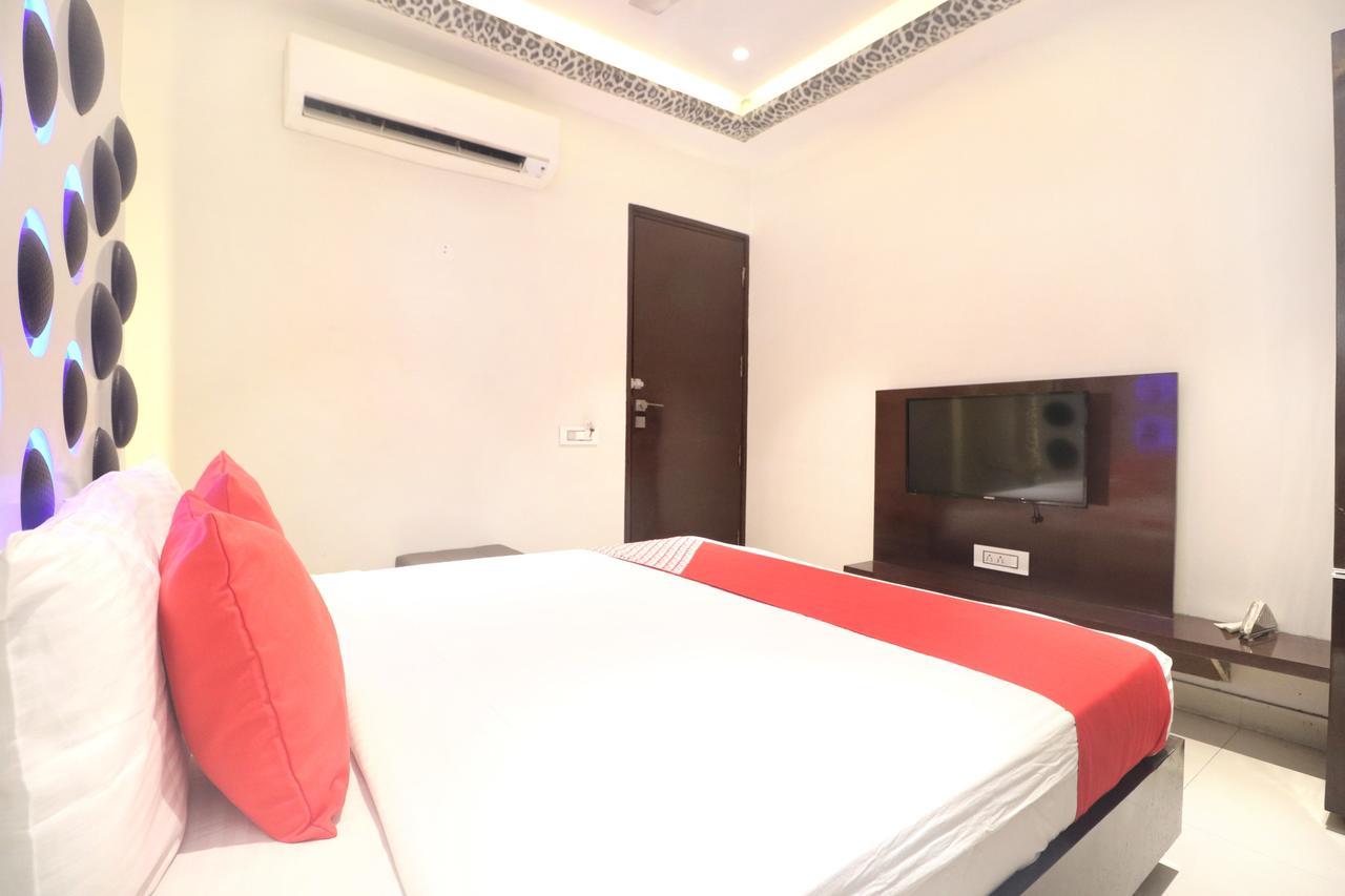 Oyo 14829 Hotel J Cruise Лудхиана Экстерьер фото