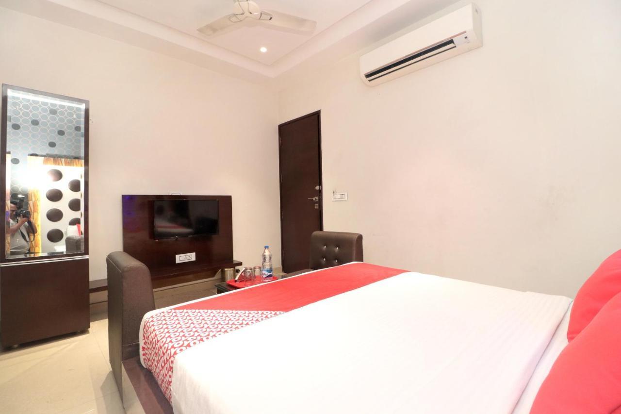 Oyo 14829 Hotel J Cruise Лудхиана Экстерьер фото